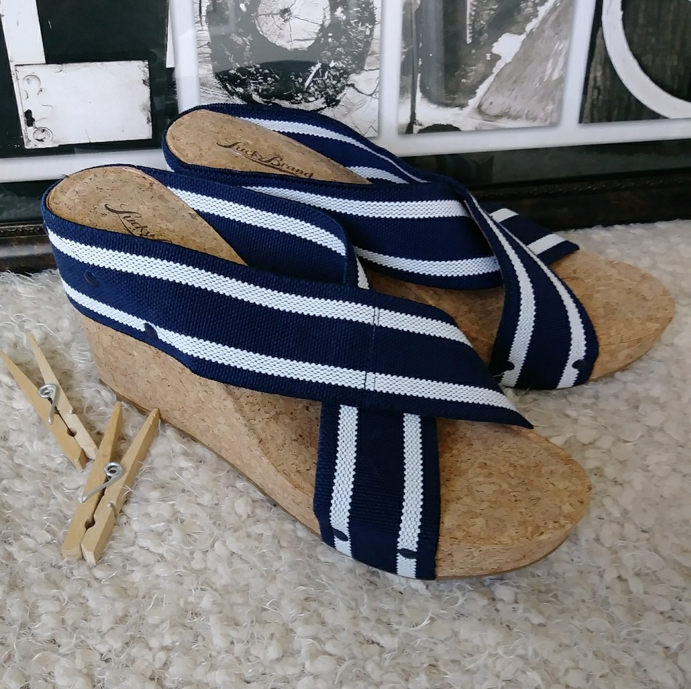 NWOT Lucky Brand Miller Sandals!